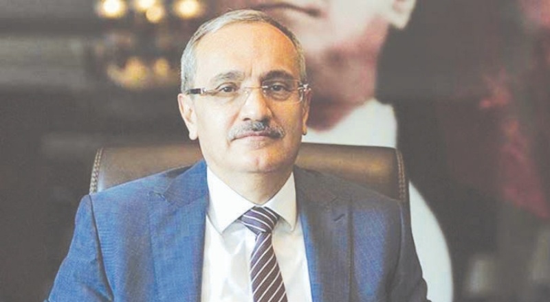 Ülke yanarken düğüne giden THK Başkanı 54 gündür istifa etmeye çalışıyor