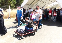 Ülkelerinde bayram yapabiliyorlar ama nedense yaşayamıyorlar!!!