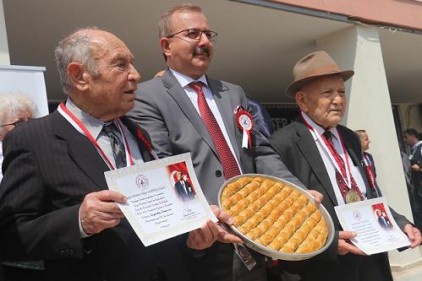 “Ülkemizin en köklü, en eski liselerinden biri”