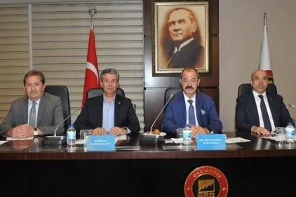 &#8220;Ülkemizin içinde bulunduğu ekonomik koşulları aşmasının yolu ihracattan geçiyor&#8221; 