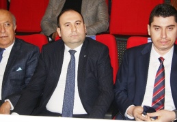 “Ülkenin ekonomik kaynakları bir avuç çıkar çevresinin hizmetine sunuluyor”