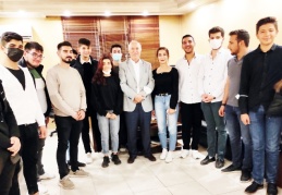 Ülkeyi geriye götürmek isteyenlere karşı yegâne çare gençli
