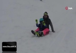 Uludağ'da kar yağışı başladı, otellerde yer bulmak neredeyse imkansız