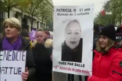 Paris&#039;te binlerce kişi kadına yönelik şiddete karşı yürüdü