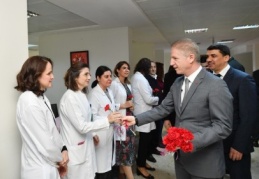 Ulvi mesleği icra eden hekimlerin arkasında devletimiz yer alıyor