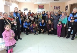 Umut Anne Evi’ni ziyaret ettiler