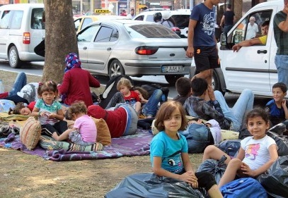 “Umut noktası” İzmir’de kişi başı 1100 Dolar verecekleri organizatörleri bekliyor