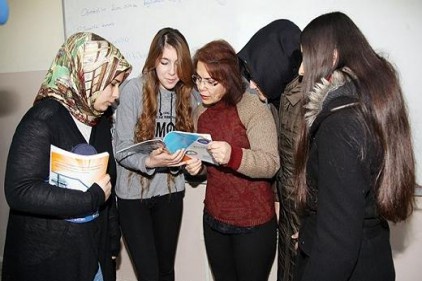 Üniversite hayalini gerçekleştirmek istiyor