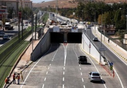 Üniversite köprülü kavşağı trafiğe açıldı 
