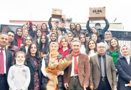 Üniversite öğrencileri ilkokula kütüphane kurdu