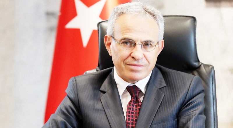 Üniversite öğrencisi ölen köpeğine kampüste mezar yaptı