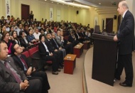 Üniversiteler, çizgi ötesi çizgi dışı olmak zorundadır