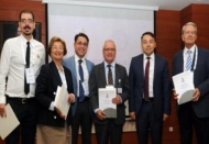 Üniversitelerin birinci görevi de çatısı altında bilgi üretmektir