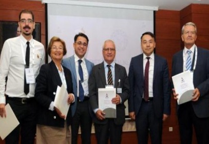 Üniversitelerin birinci görevi de çatısı altında bilgi üretmektir