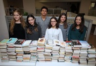 Üniversiteli abla ve ağabeylerinden ilk ve ortaöğretim öğrencilerine hediye kitap 