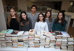 Üniversiteli abla ve ağabeylerinden ilk ve ortaöğretim öğrencilerine hediye kitap 