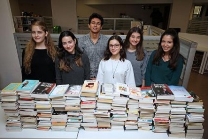 Üniversiteli abla ve ağabeylerinden ilk ve ortaöğretim öğrencilerine hediye kitap 
