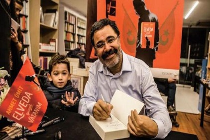 Ünlü yazar Ahmet Ümit, memleketi Gaziantep&#039;te