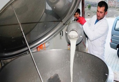 Üreticiden 1 TL'ye alınan süt tüketiciye 3 TL'ye satılıyor