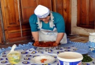 Üretilen ürünler, Tarihi Gümrük Hanı’nda satılıyor