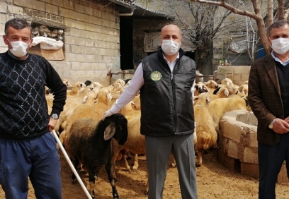 Üretim maliyetlerini ve halkın alım gücünü göz önünde bulunduruyoruz