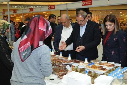 Üretime katılan kadın girişimcileri destekliyorum