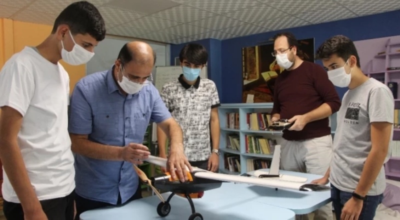 Ürettikleri drone ile birinciliği hedefliyor