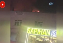 Üst katta yangın, alt katta yemek daveti