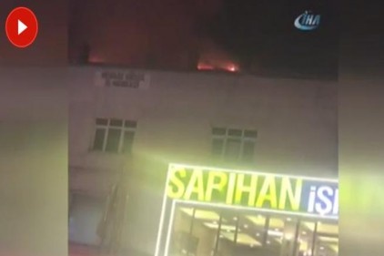 Üst katta yangın, alt katta yemek daveti