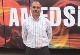 Üvey babasını 6 el ateş ederek öldürdü