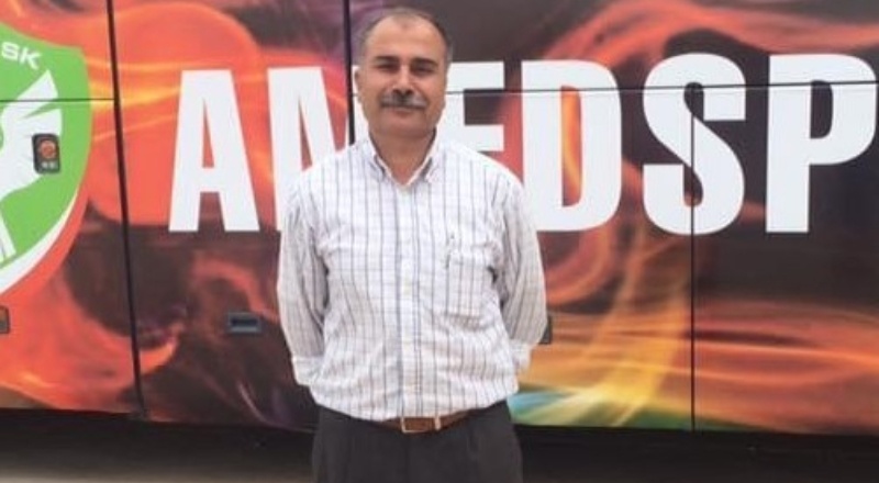 Üvey babasını 6 el ateş ederek öldürdü