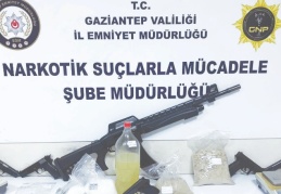 Uyuşturucu madde, silah ve para ele geçirildi