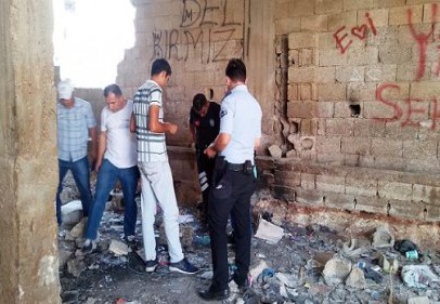Uyuşturucu müptelalarının barınakları didik didik edildi