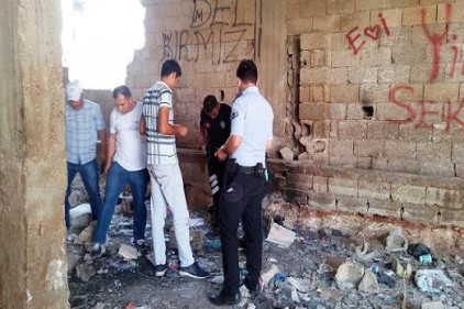 Uyuşturucu müptelalarının barınakları didik didik edildi