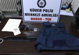 Uyuşturucu operasyonunda çelik yelek ele geçirildi 