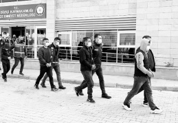 Uyuşturucu operasyonunda gözaltına alınan 18 zehir taciri tutuklandı