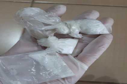 Uyuşturucu operasyonunda yakalanan 27 kişiden 7&#039;si tutuklandı