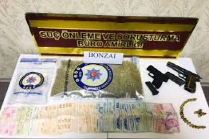 Uyuşturucu satıcılarına yönelik operasyonda 2 kişi tutuklandı