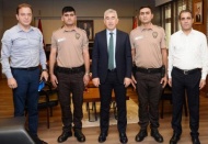 Uyuşturucu tacirlerine darbe vuran 2 bekçiye ödül verildi 