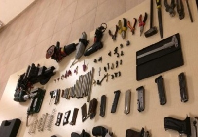 Uyuşturucu ve yasa dışı silah imalatı operasyonunda 3 gözaltı 