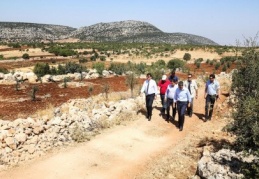 Uzak yakın demeden yol yapıyoruz