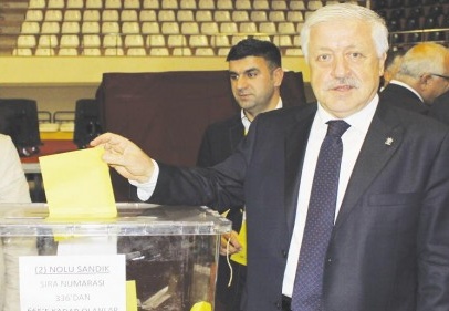 Uzer, 509 oyla yeniden il başkanı