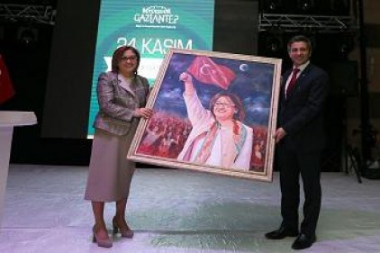 Üzerinizdeki sorumluluk çok yüksek bizler de bunun kıymetini biliyoruz