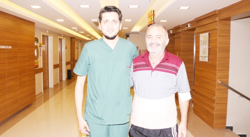 Uzman ekiple rektum kanseri cerrahisi yüz güldürüyor