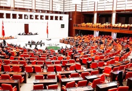 Uzman erbaşların emeklilik yaşı yükseltildi