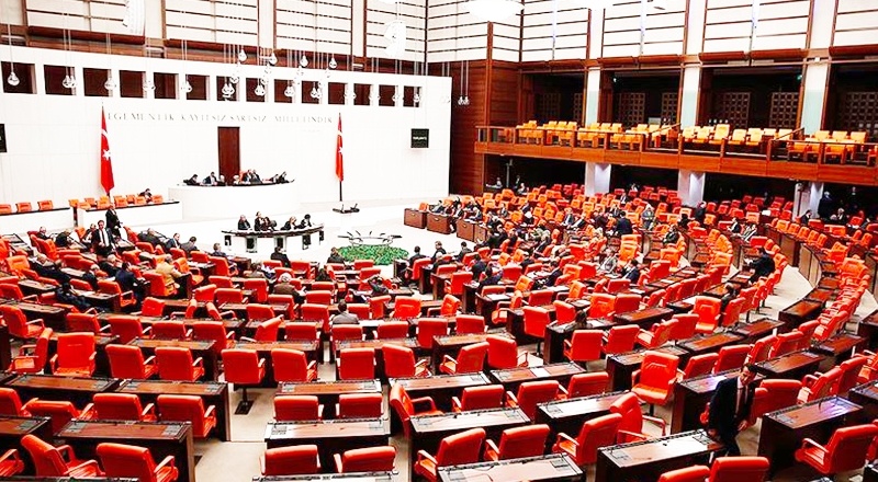 Uzman erbaşların emeklilik yaşı yükseltildi