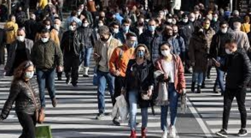 Uzmandan uyarı: 'Kovid-19'da sert dalga başladı, hafif atlatmanın yolu aşı ve maske'