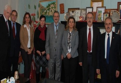 Uzmanlar, gıda laboratuarını gezdi