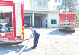 Uzun uğraş sonucunda yangın kontrol altına alındı