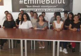 Vahşice işlenmiş cinayetleri kadınlar olarak lanetliyoruz